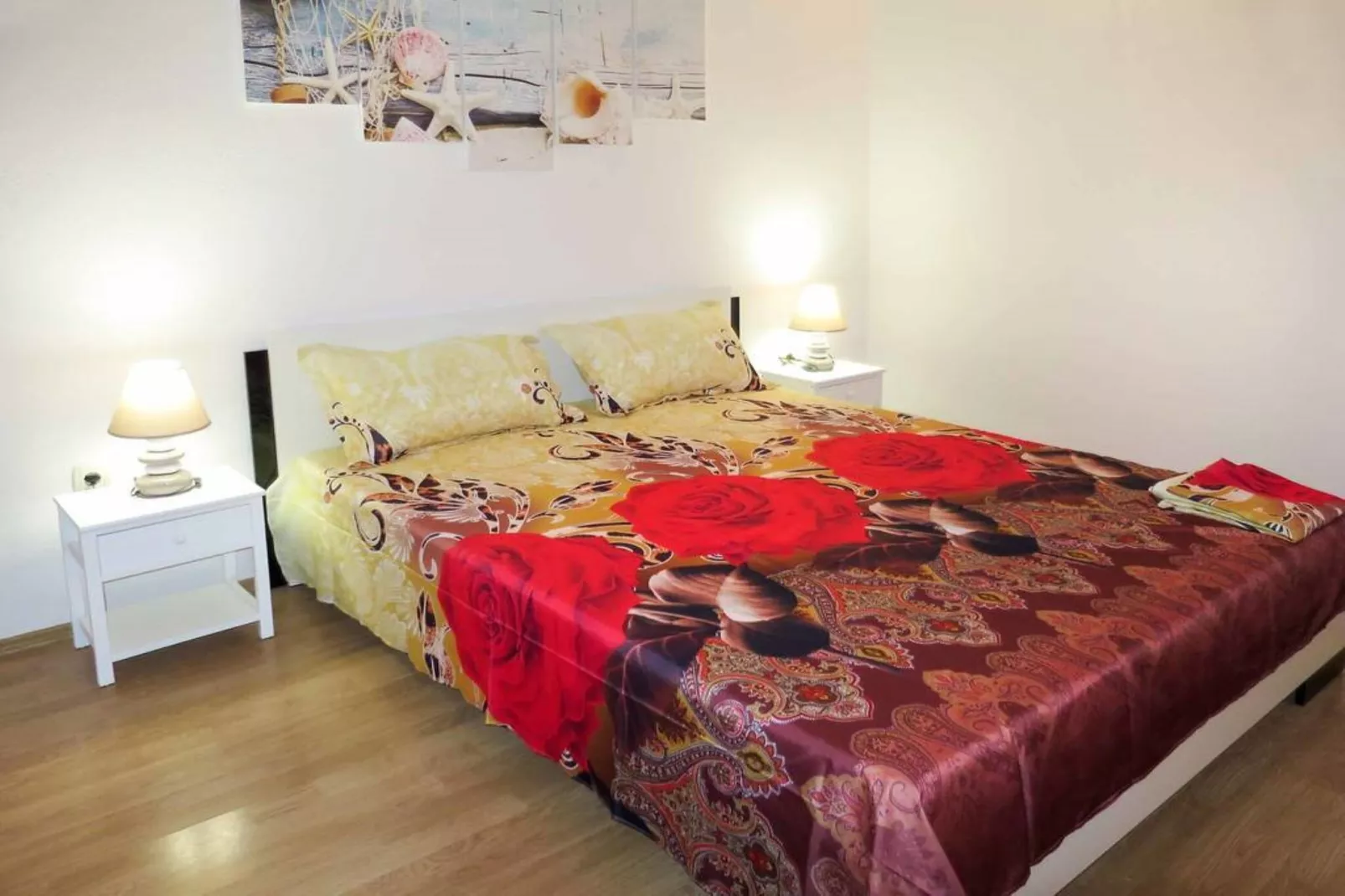 Sea-View Apartments with Pool, Terrace, and Outdoor Lounge in Scenic Čiovo Island - Two Bedroom Apartment (Owner Sollis I)-Slaapkamer