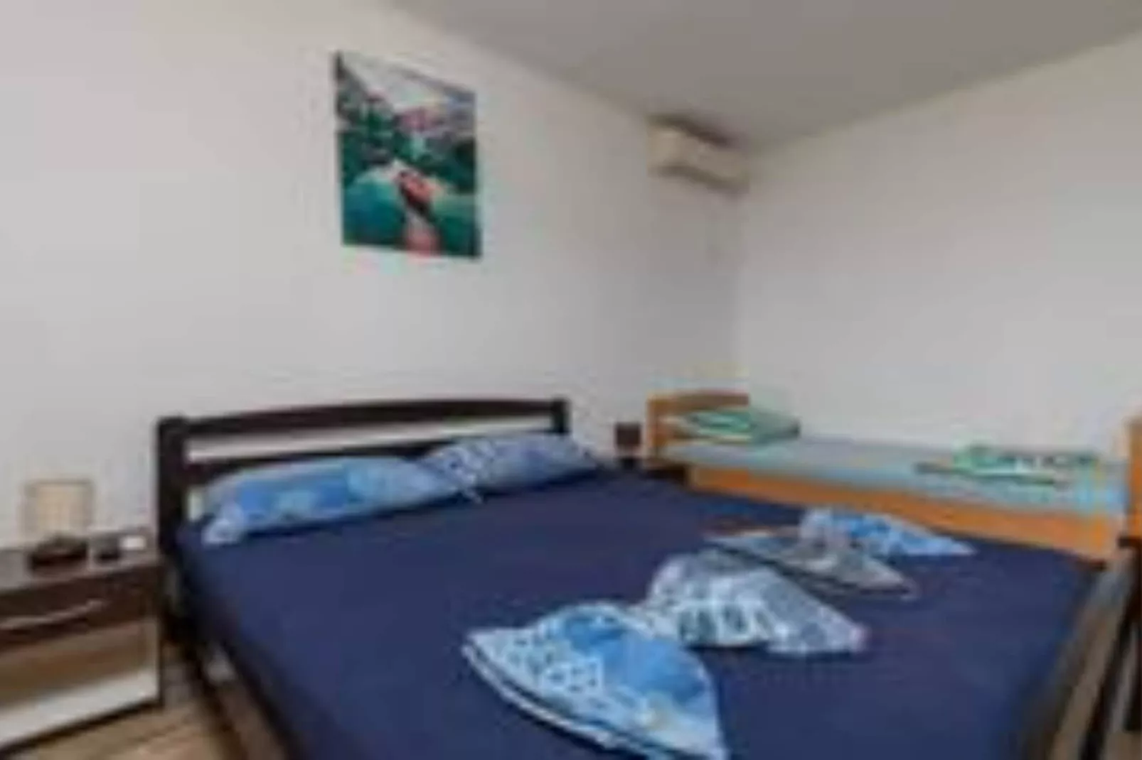 Two-Bedroom Apartment (A5)-Slaapkamer