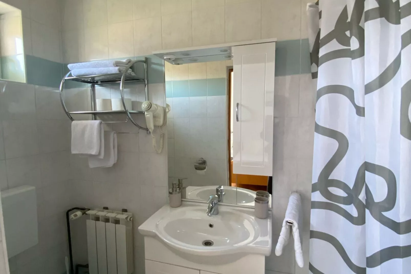 Double room with double bed 1-Badkamer