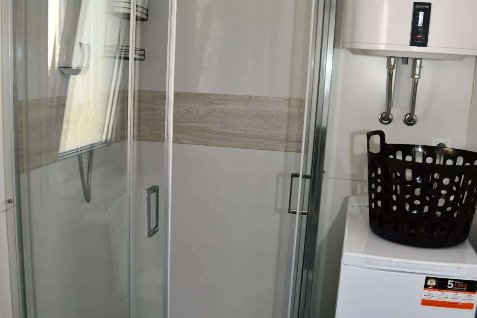 Mobile Home With Terrace And Sea View (Azzuro)-Badkamer