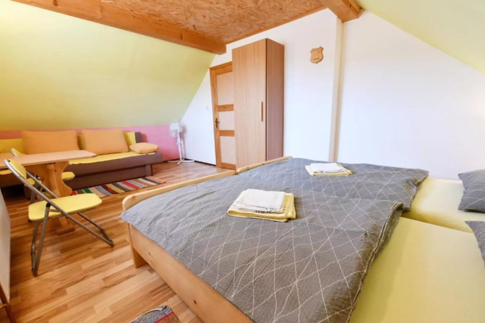 Holiday Apartment Vuković - Three Bedroom Holiday Home With Terrace-Slaapkamer