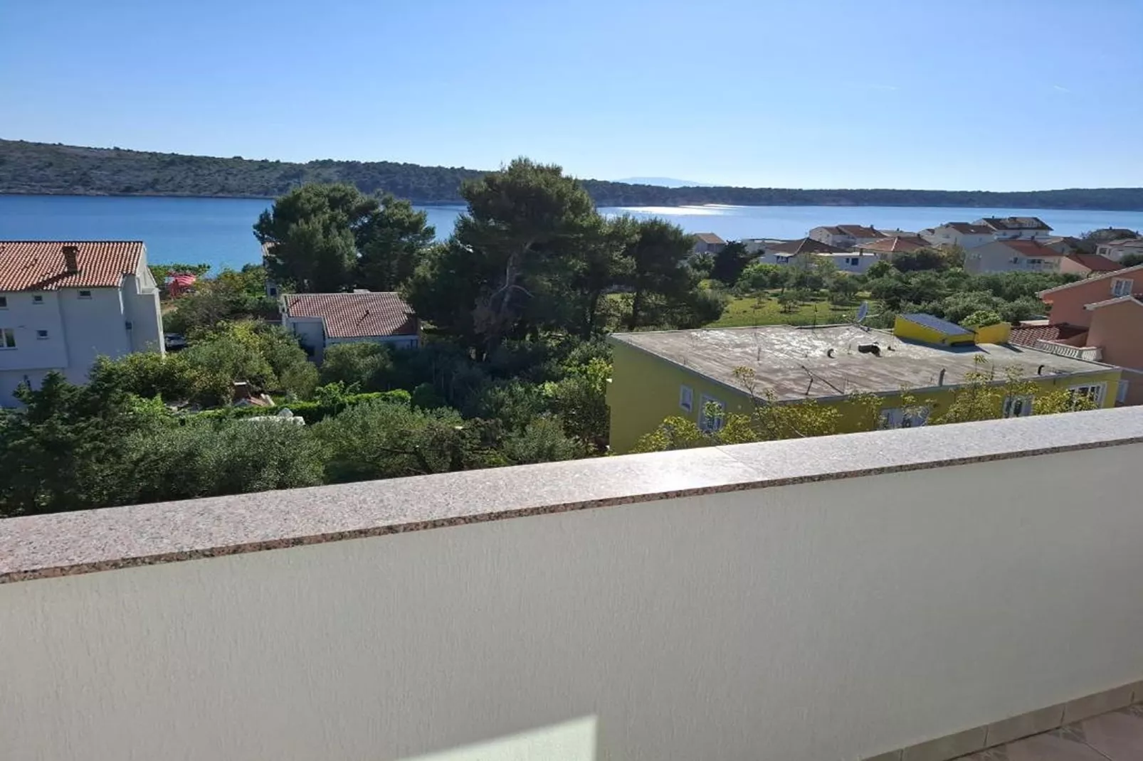Rab Diving Mirko - One Bedroom Apartment with Sea View (3A)-Terrasbalkon