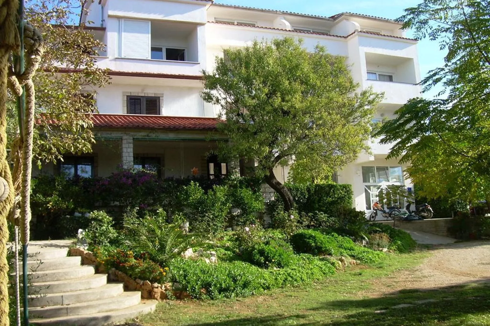 Rab Diving Mirko - One Bedroom Apartment with Sea View (4) - Buitenlucht