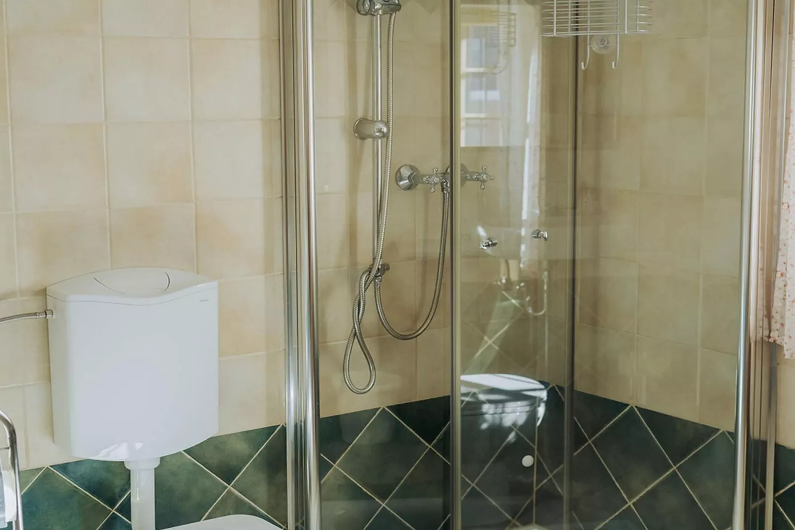 Enchanted Misty Valley Cottage Apartments - Classic One Bedroom Apartment (owner 2)-Badkamer