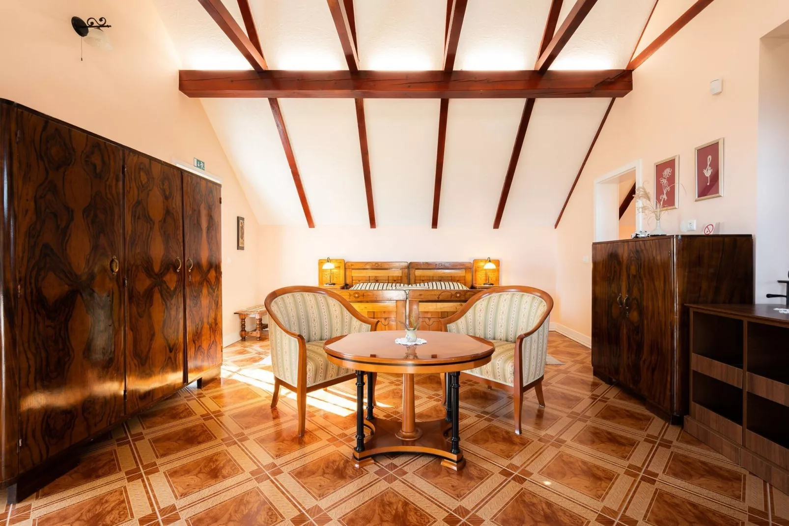 Secluded Escape Hilltop Villa with Hot-Tub - Two Bedroom Villa with Hot-Tub-Slaapkamer