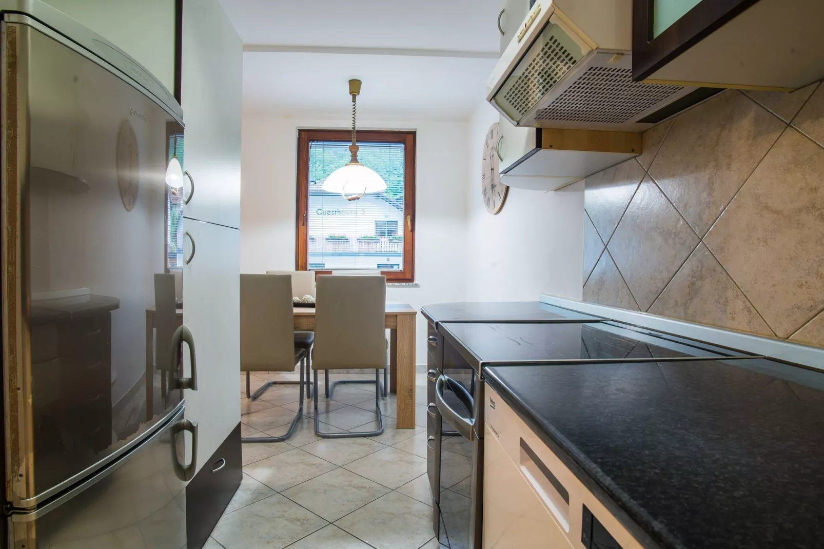 Luce Hilltop Cozy Apartment - Two Bedroom Apartment-Keuken