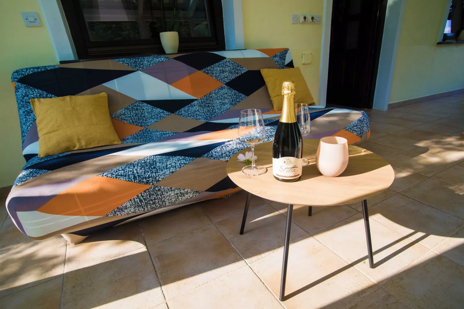 Rustic Authentic Holiday Home with Terrace and Wood Stove - Three Bedroom Holiday Home with Terrace-Eetkamer