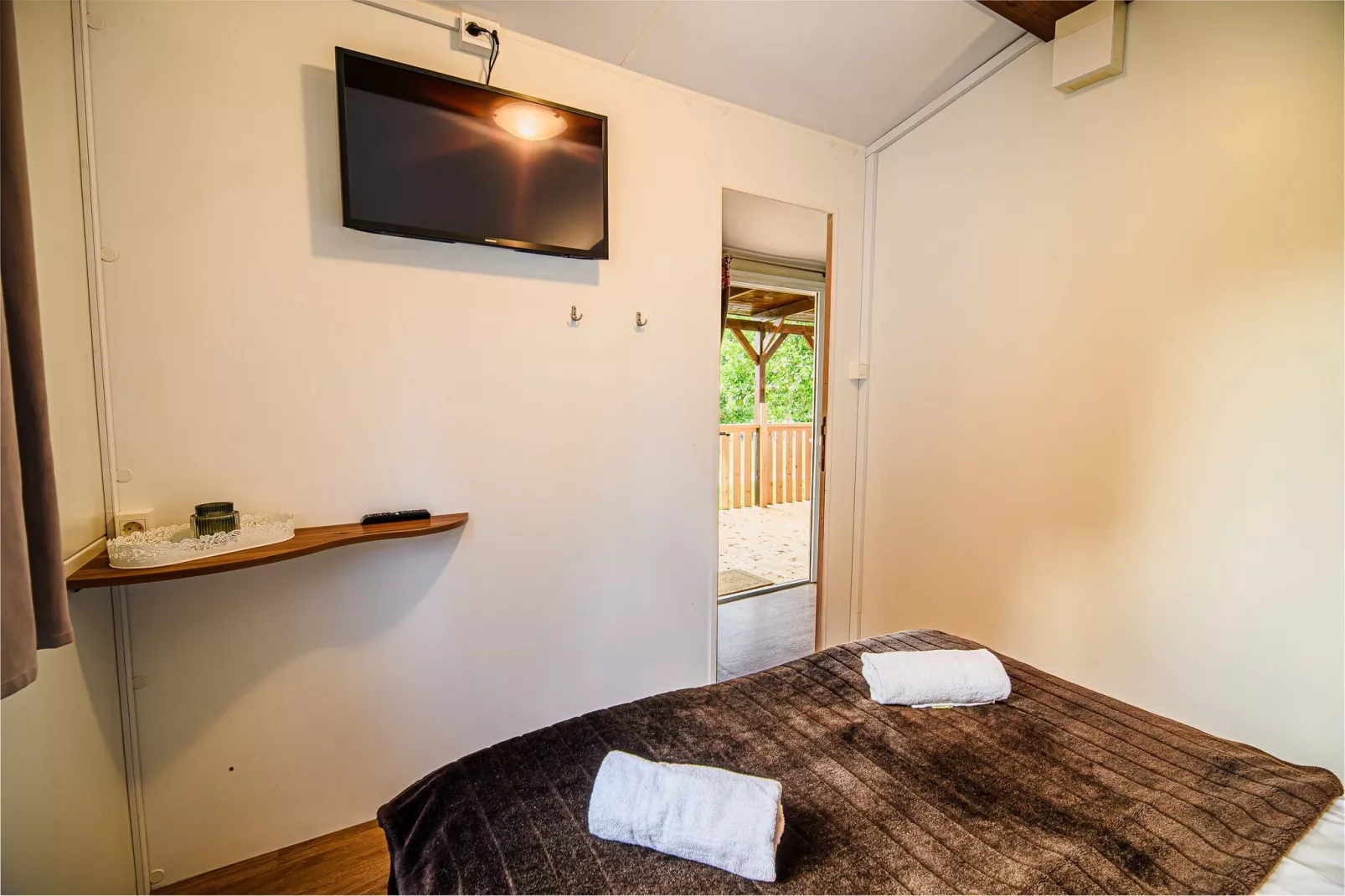 Waterside Retreat Mobile Homes with Thermal Riviera Tickets - Three Bedroom Mobile Home with Lake View (owner 6)-Slaapkamer