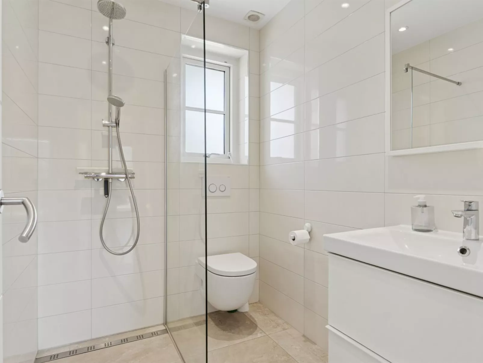 "Alvia" - 1.6km from the sea-Binnen