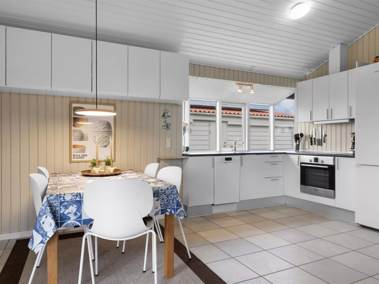 "Roya" - 100m from the sea-Binnen