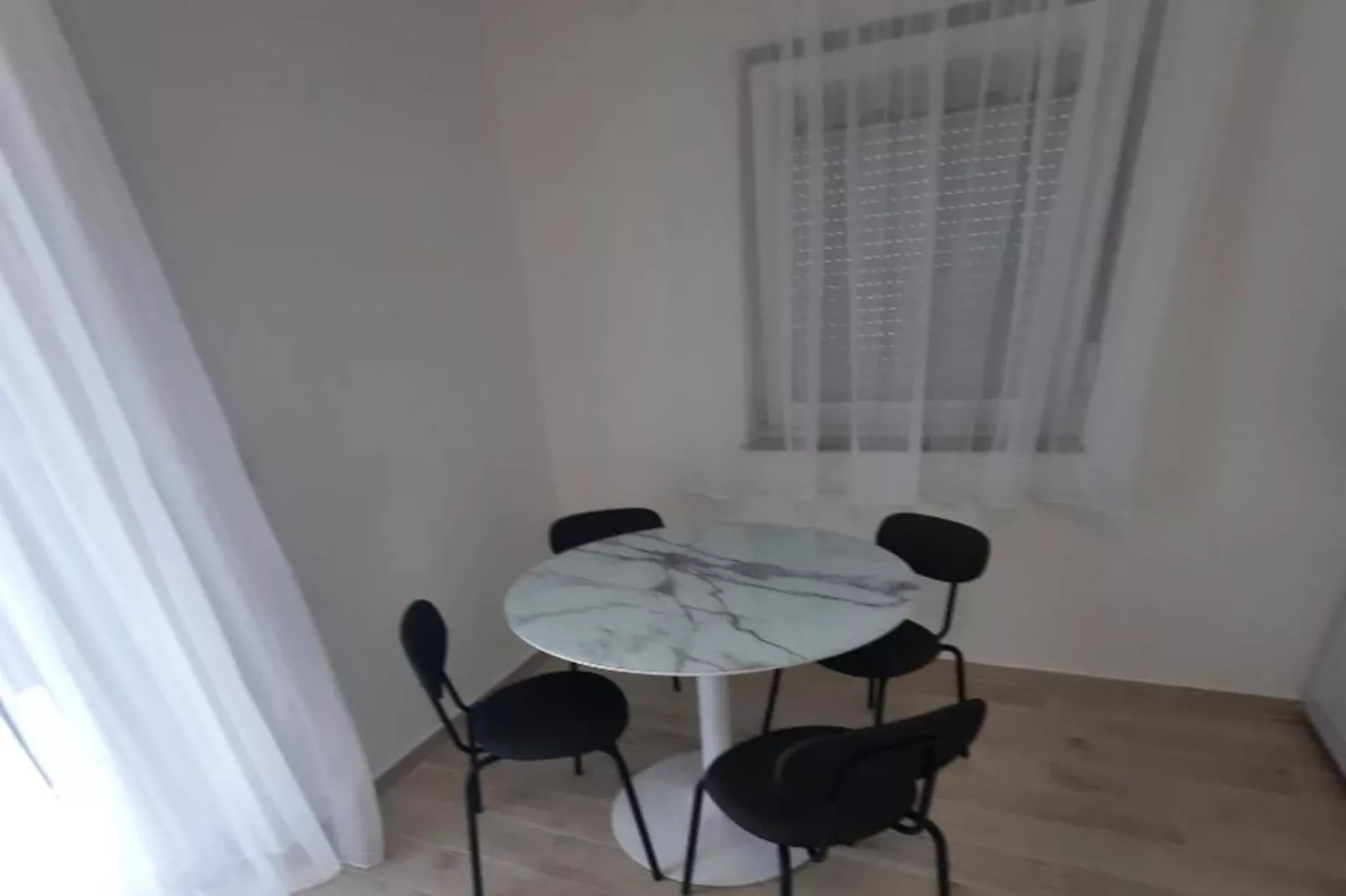 One Bedroom Apartment-Eetkamer