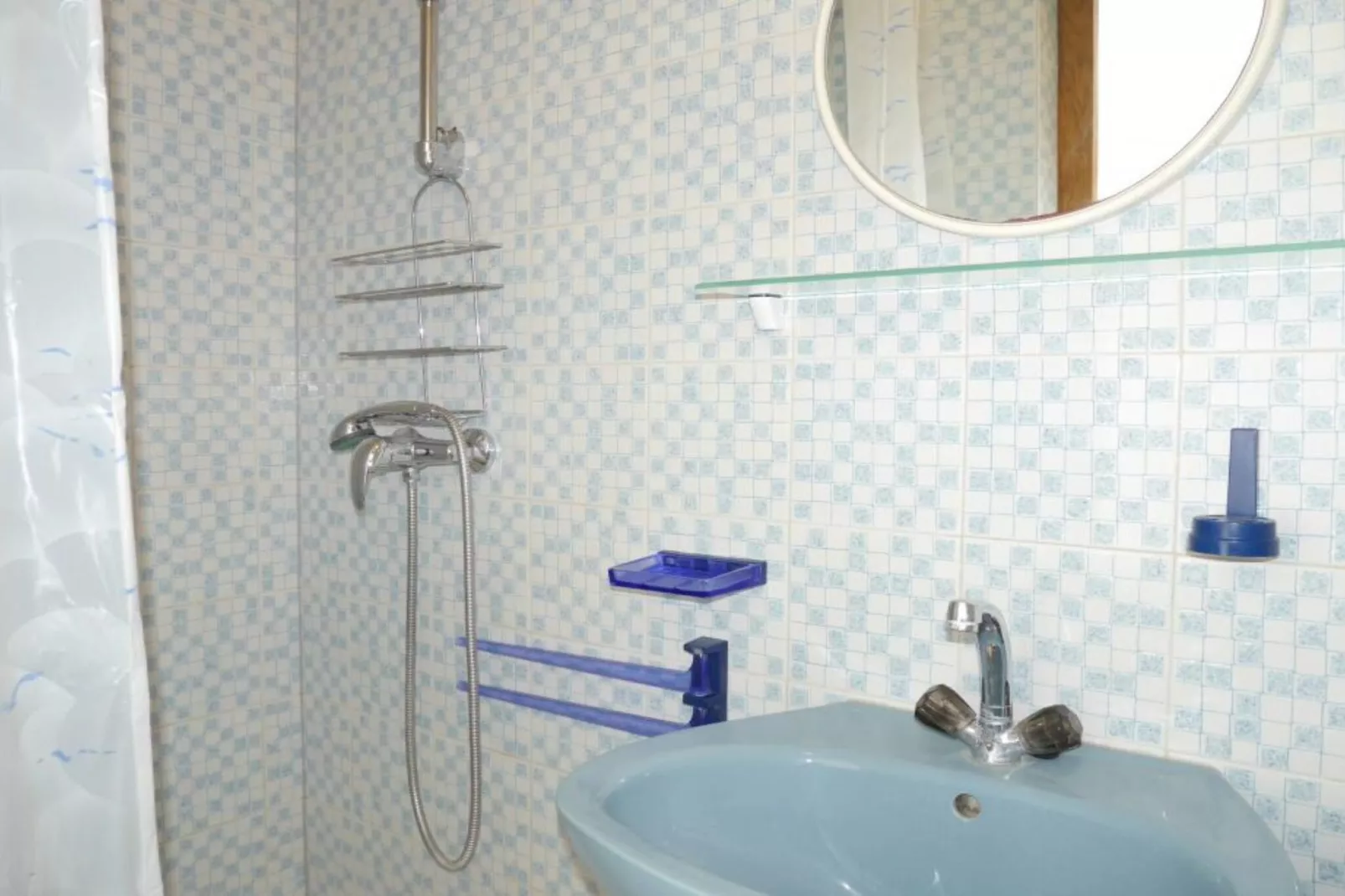 Dugi Rat Seaside Apartments - Two Bedroom Apartment 1-Badkamer