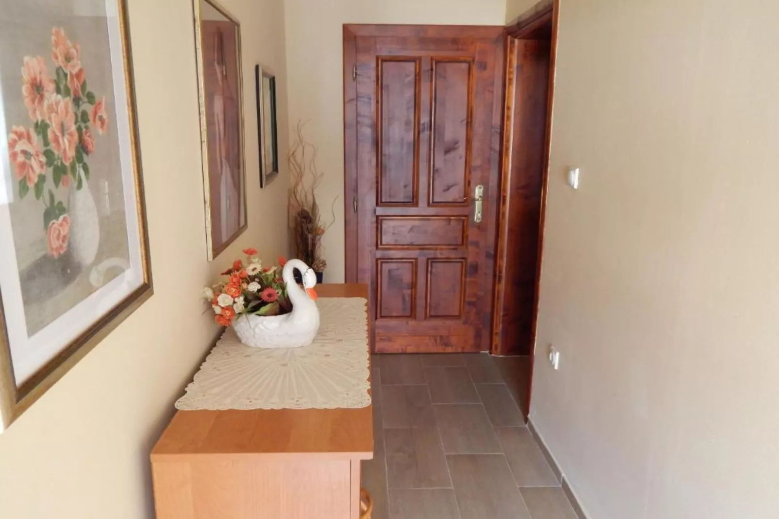 Stunning Beachfront Stay in Herceg Novi - Deluxe One Bedroom Apartment C-Slaapkamer