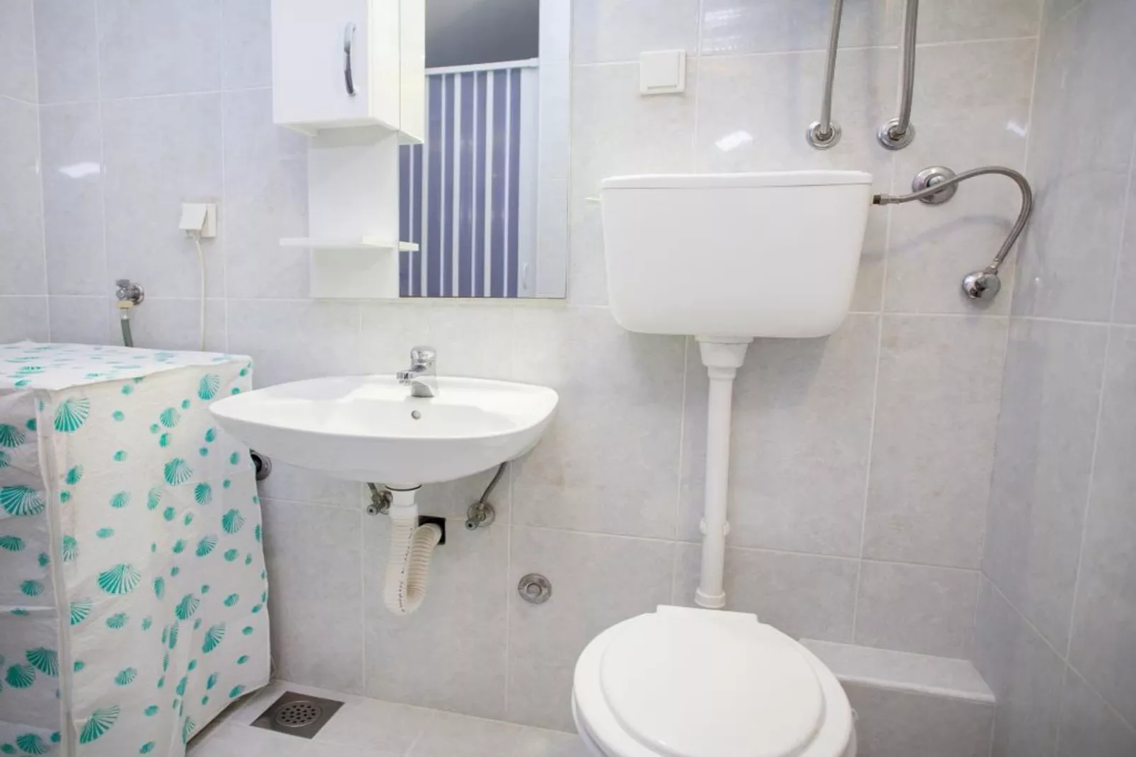 Comfortable Stay with Sea View in Petrovac - Comfort One Bedroom Apartment with Balcony 4-Badkamer