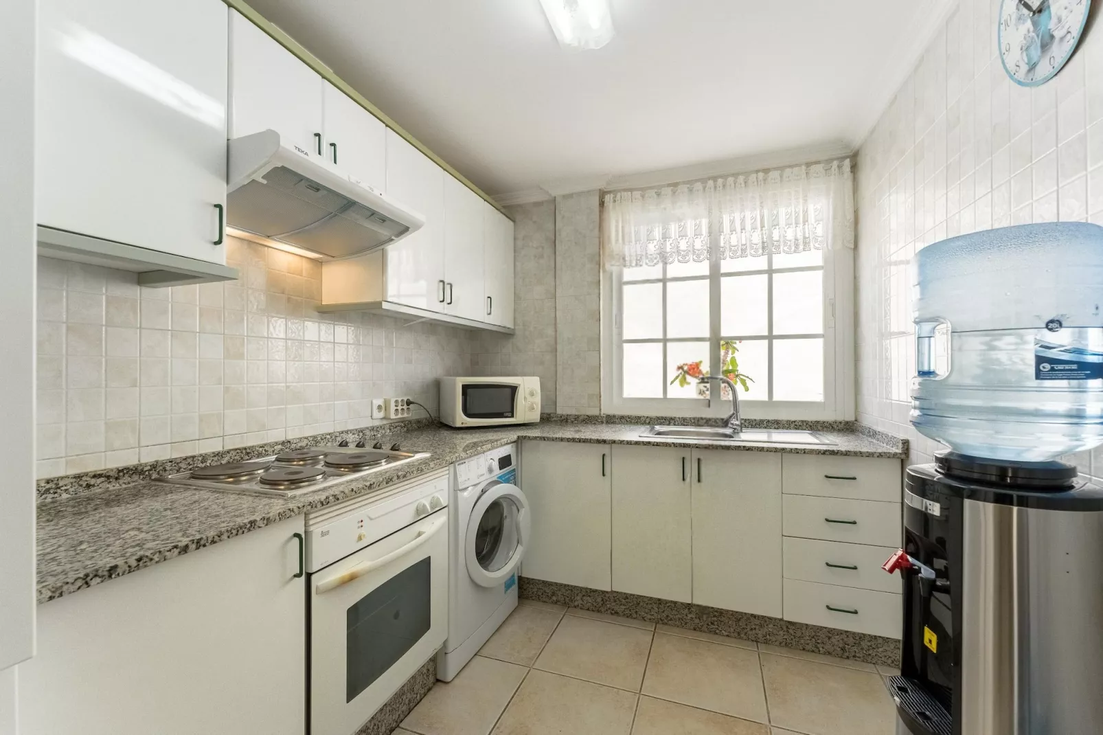 Delfin 14 Vista Jardin 2d-Keuken