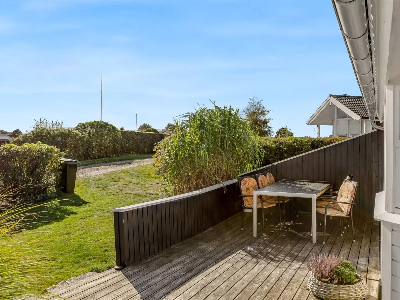 "Tjarven" - 350m from the sea-Buiten