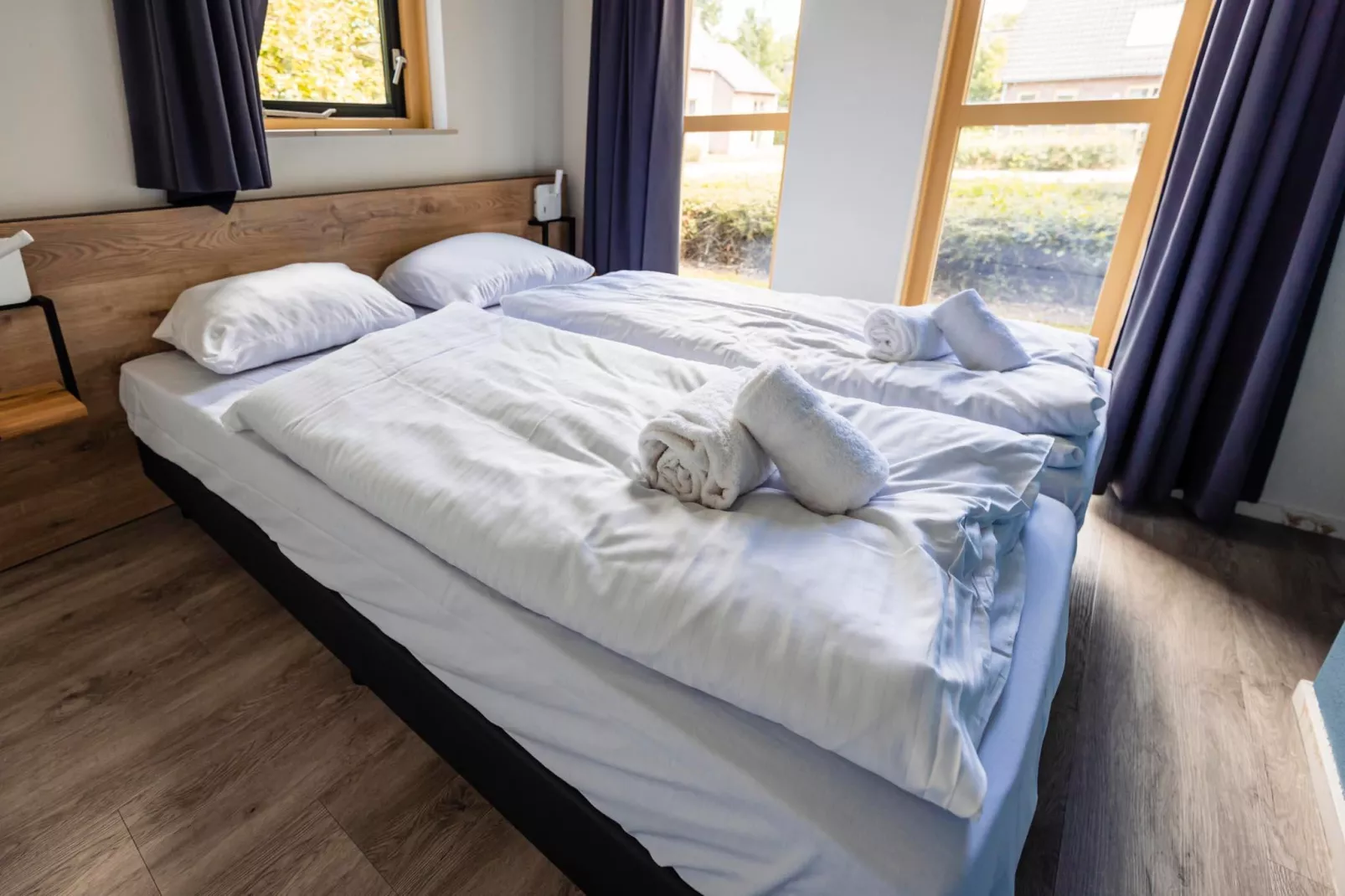 6 - Persons Lakeside Child-friendly Bungalow-Slaapkamer