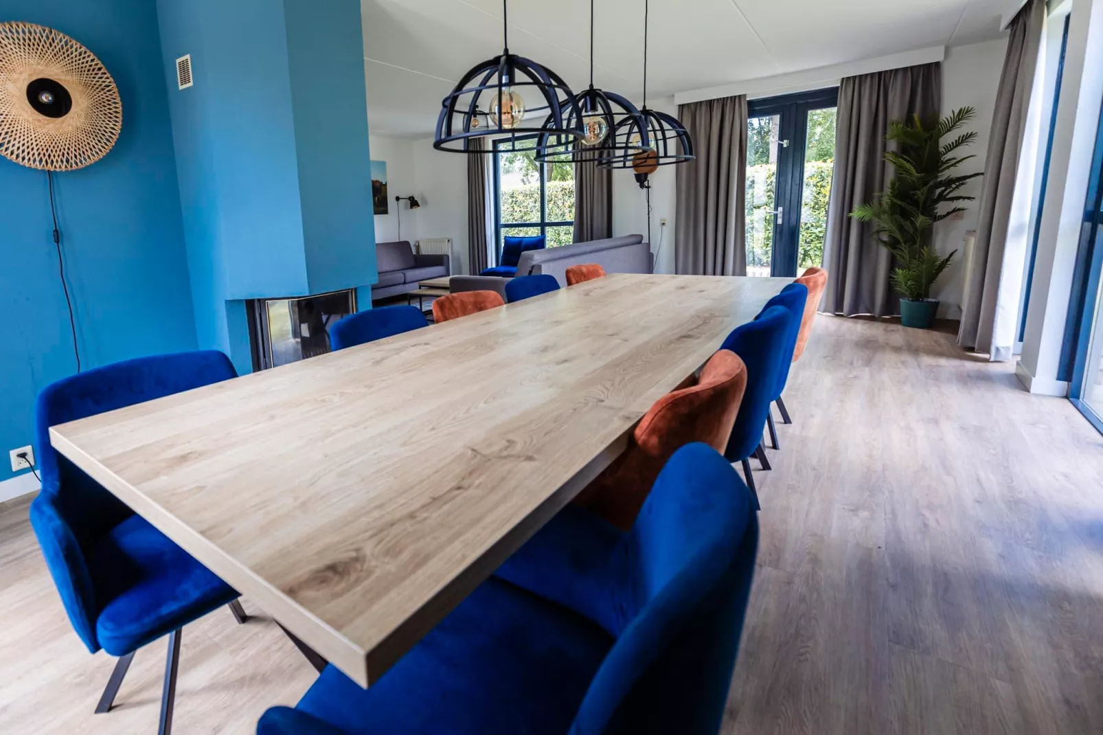 8 - Persons Family bungalow-Eetkamer