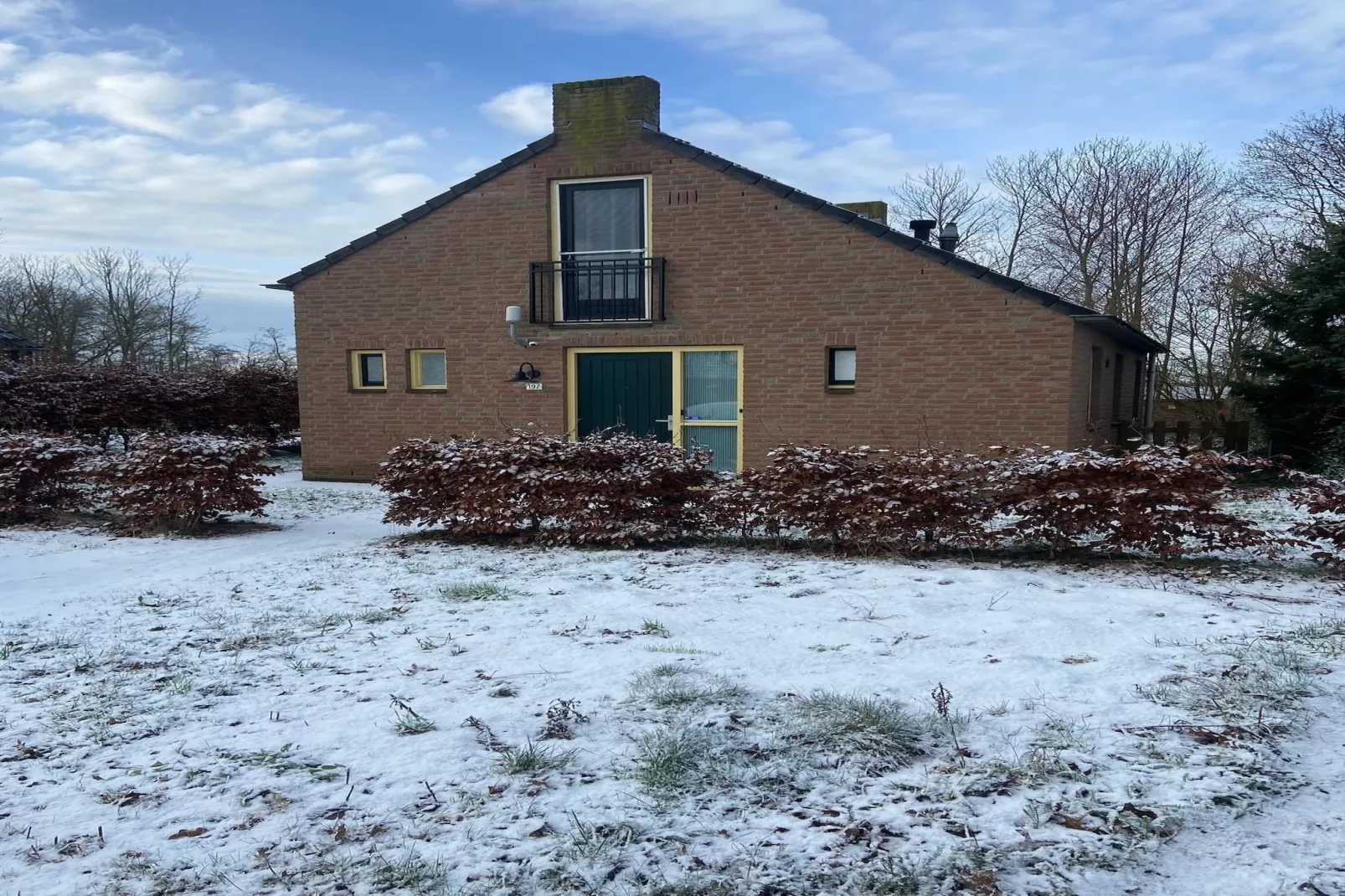 6 - Person Forest Pet & Family Bungalow-Exterieur winter