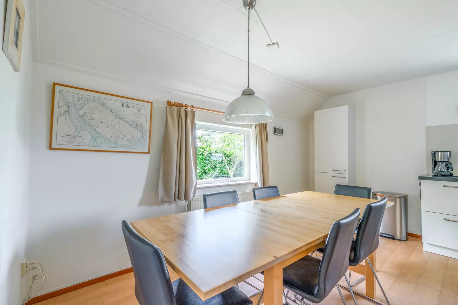 Kamperfoelie 85-Woonkamer