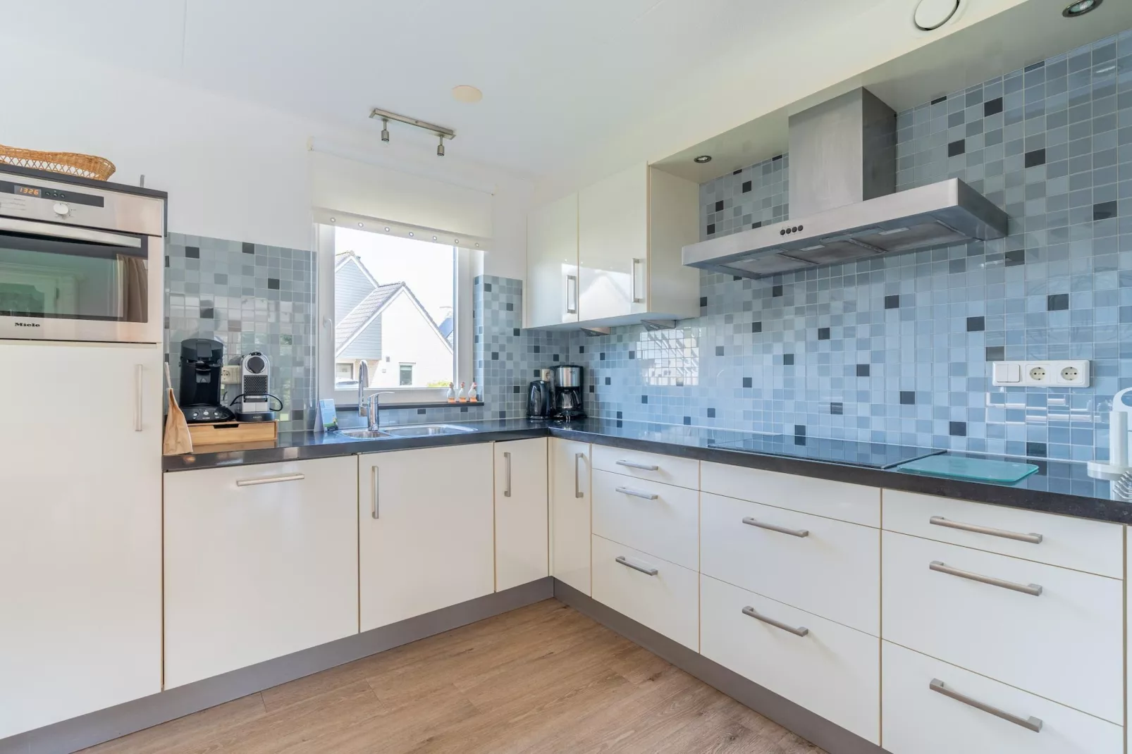 Kamperfoelie 61-Keuken