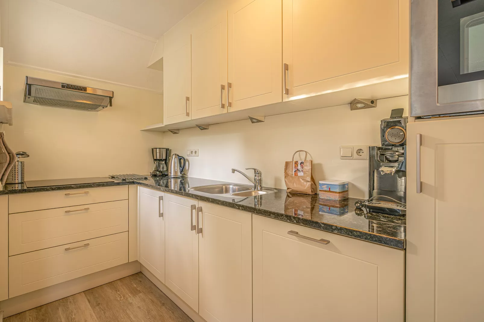 Kamperfoelie 27-Keuken