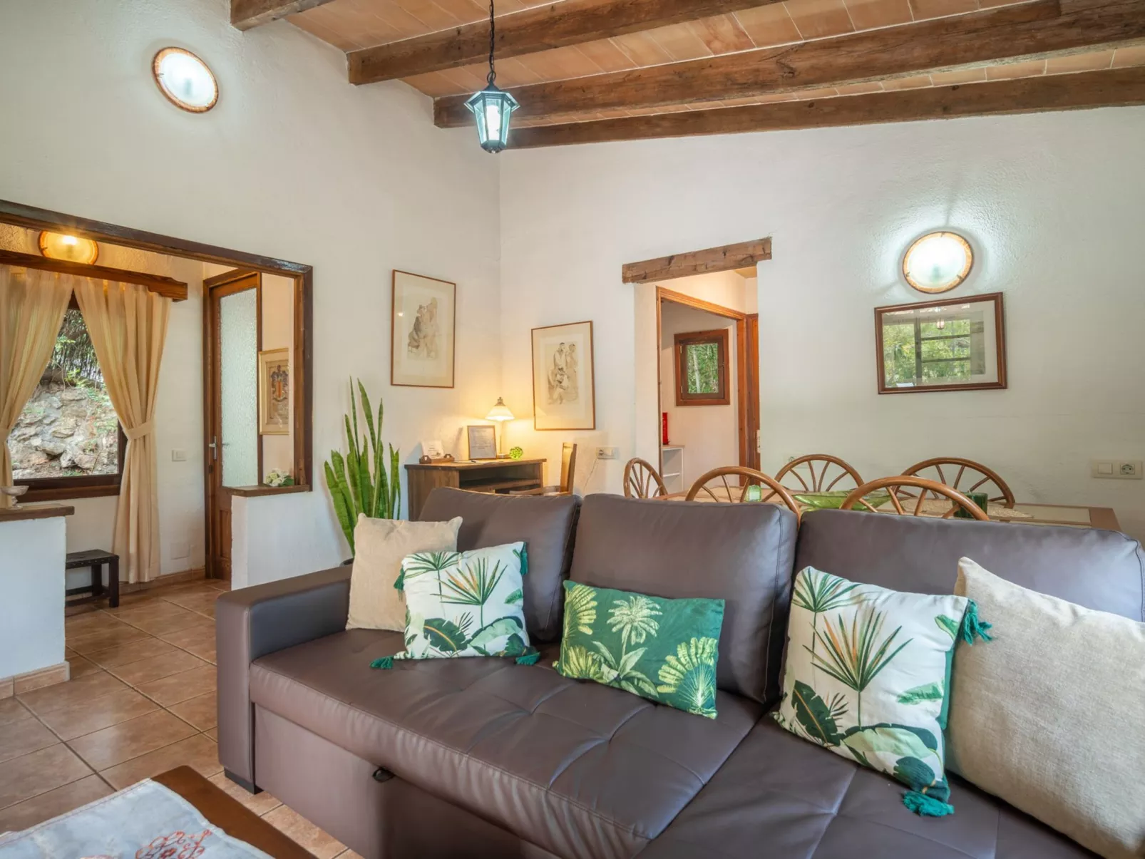 La Salve Can Jordi-Binnen