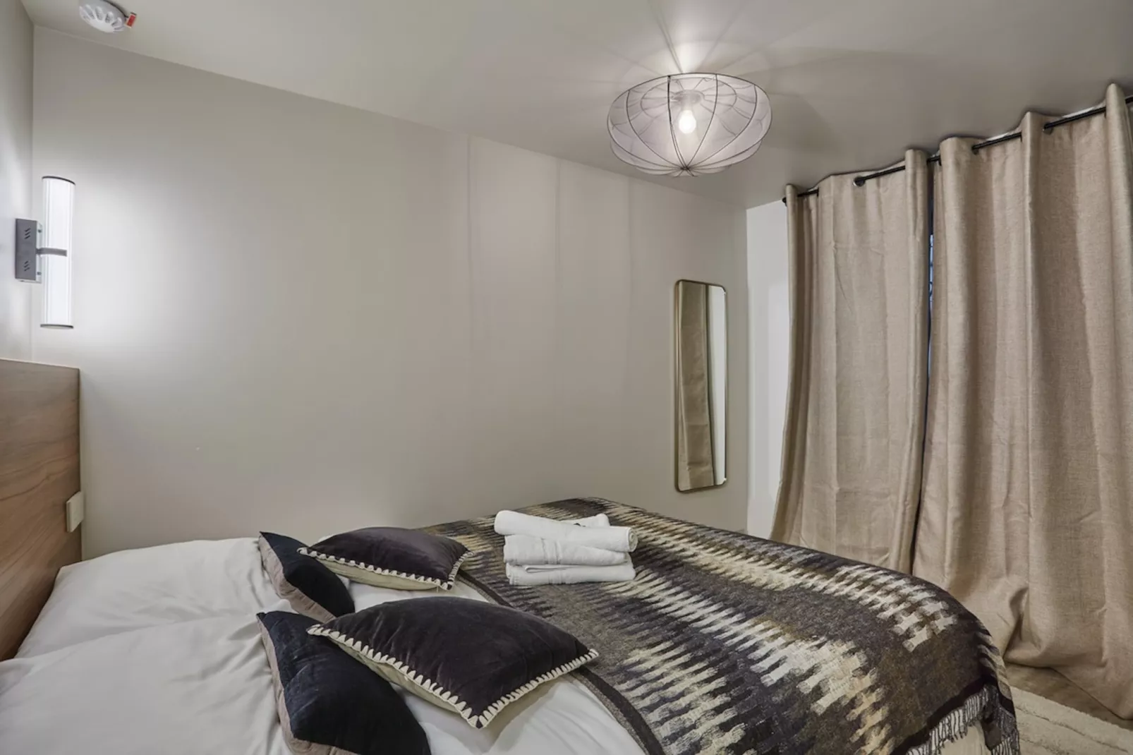 ALBERT THOMAS 01  N-Niet-getagd