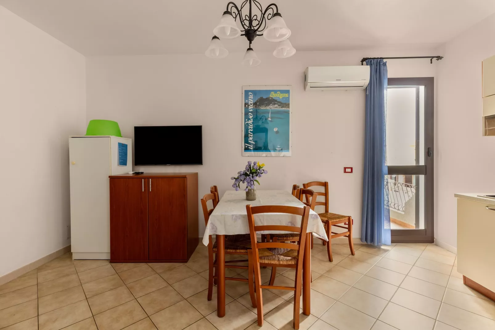 TRILO 2 LA CIACCIA-Eetkamer