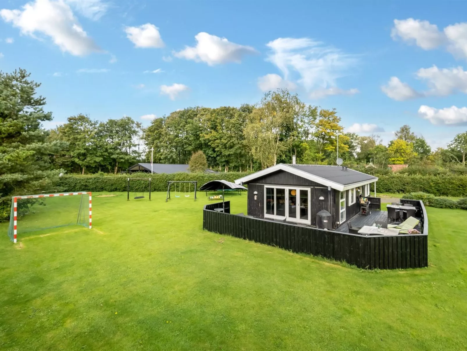 "Vilhelm" - 10km from the sea-Buiten