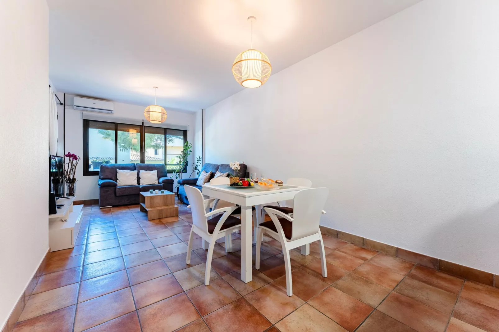 CT 349 - Faro's Stupa Hills - Benalmadena-Eetkamer