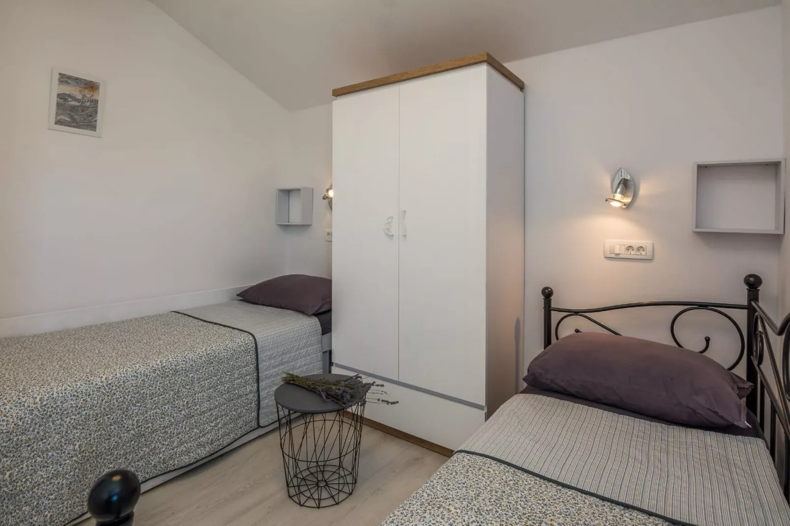 Apartments Sea Eyes - Two Bedroom Apartment with Balcony and Sea View (Kat)-Slaapkamer