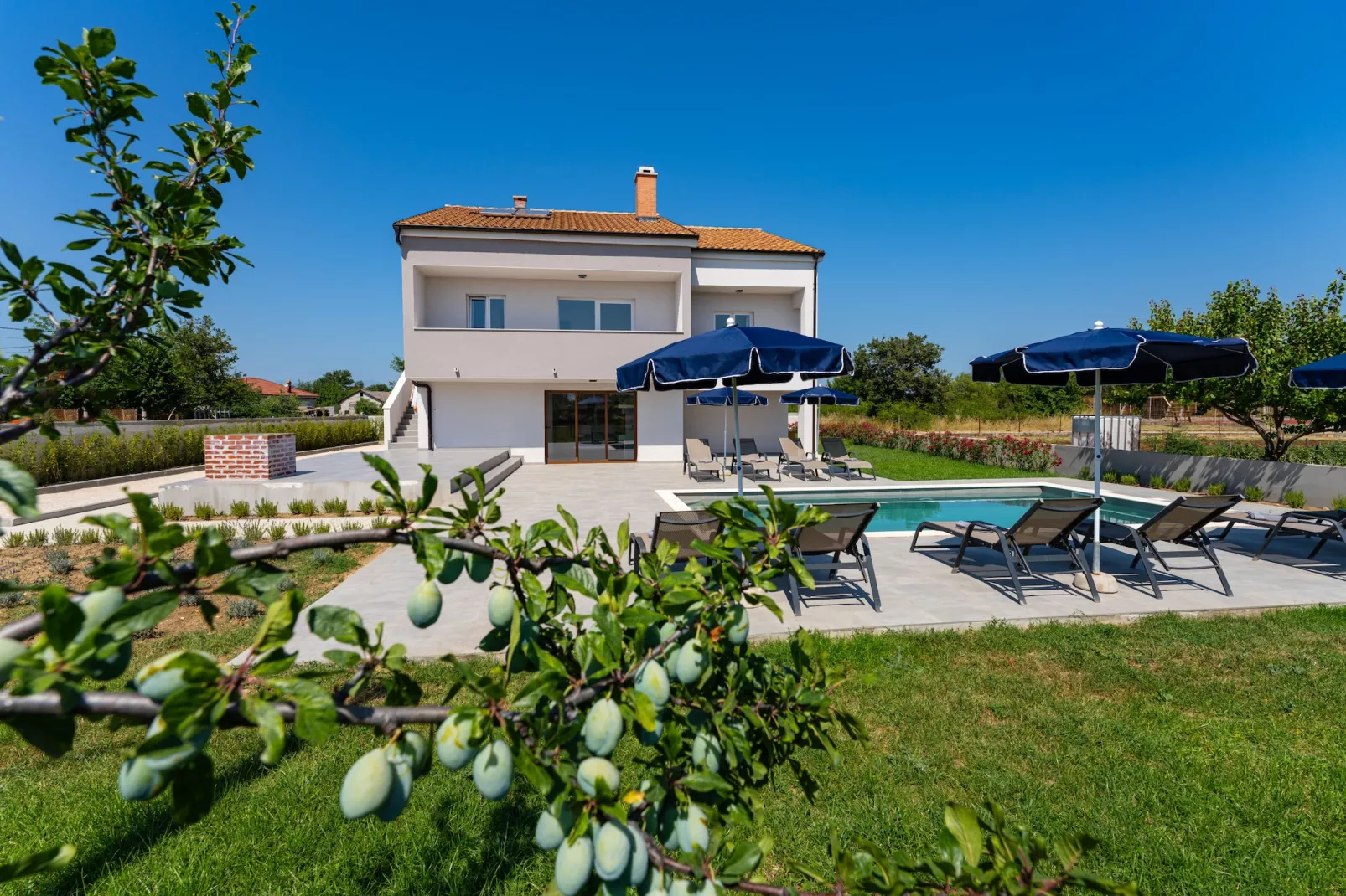 Villa Campi Dalmatia-Buitenkant zomer