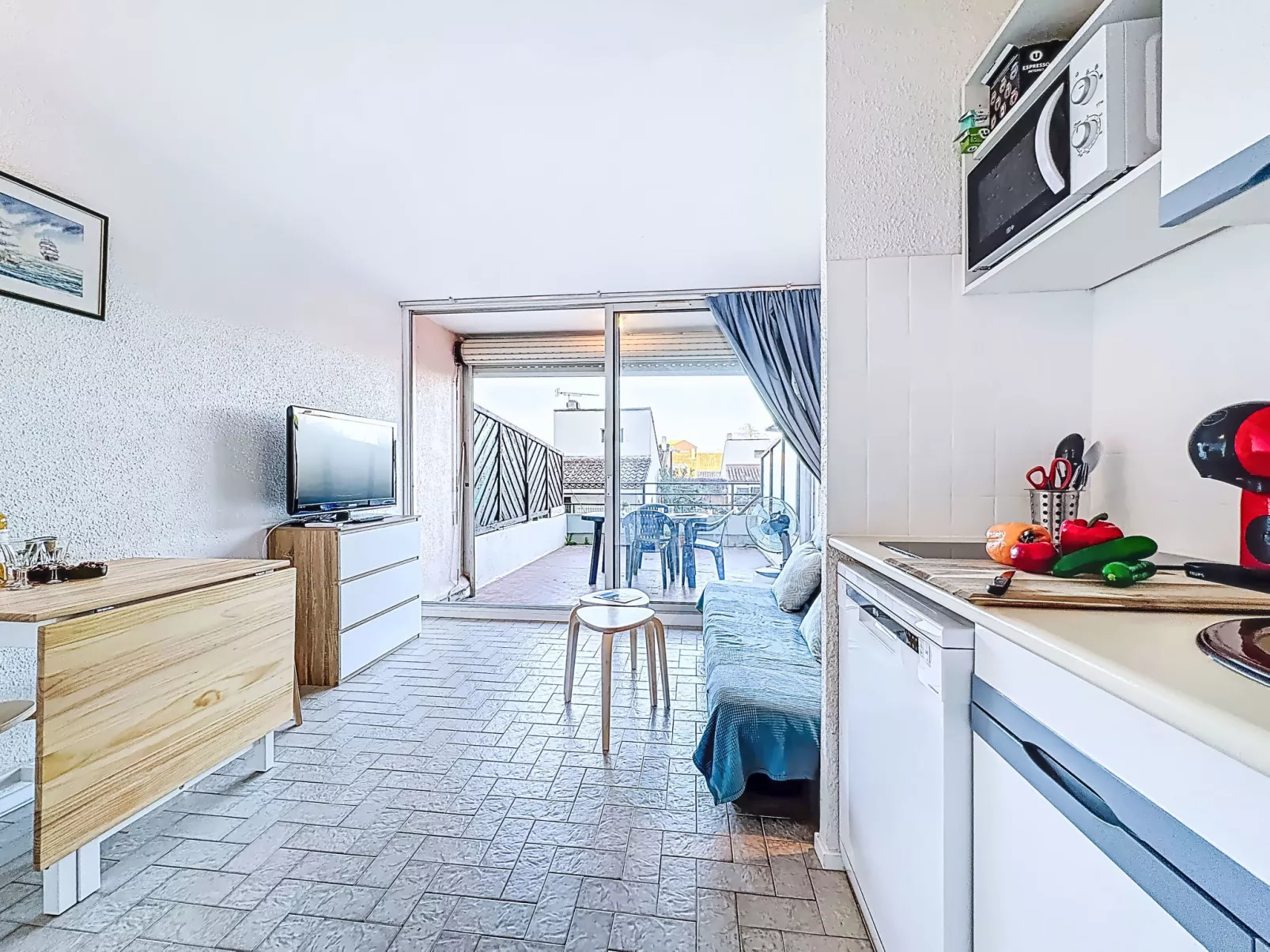 Le Lagon Bleu-Binnen