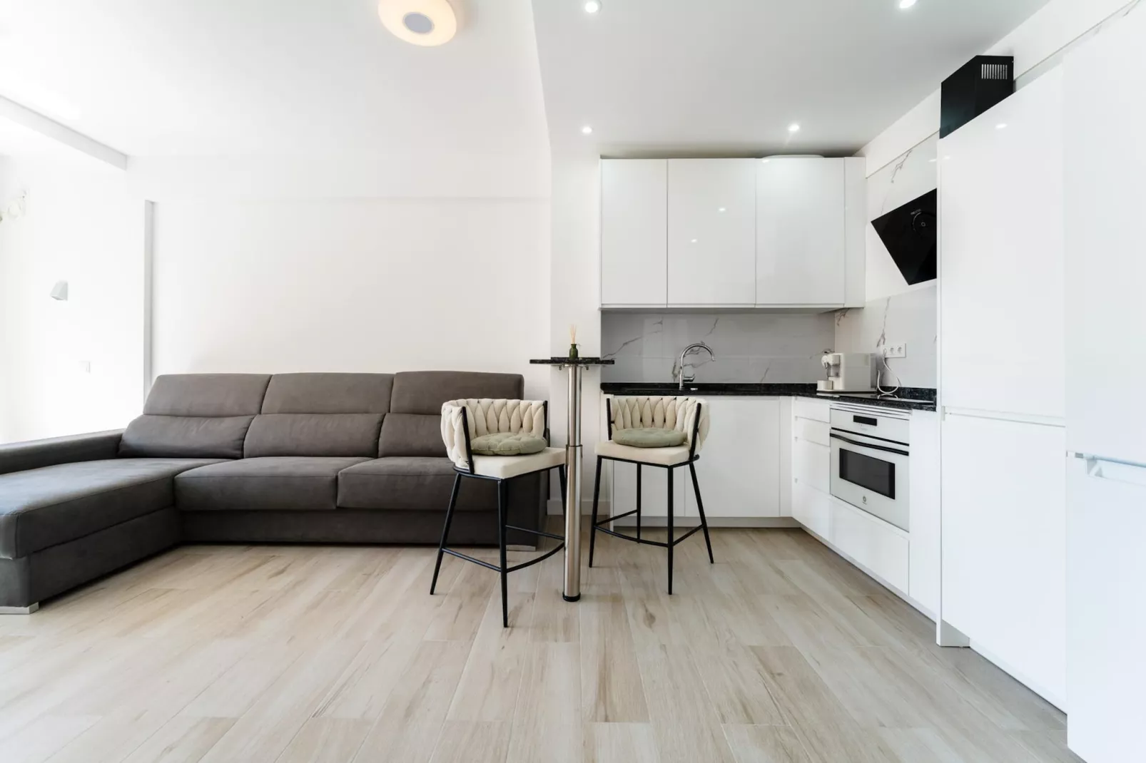 CT 402 - Faro's Perla Beachapartment Fuengirola-Woonkamer