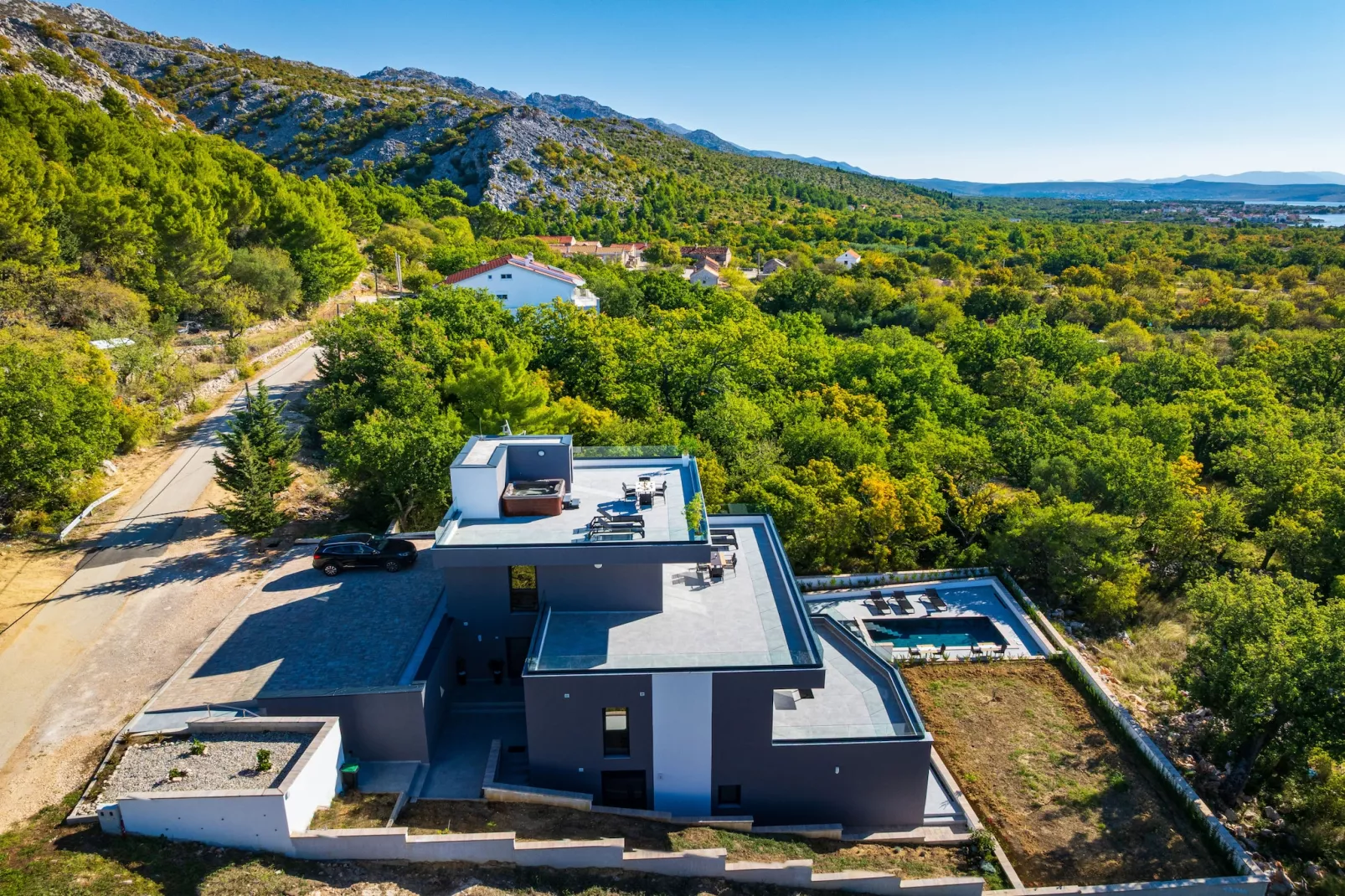 Sea view Villa Senti-Buitenkant zomer