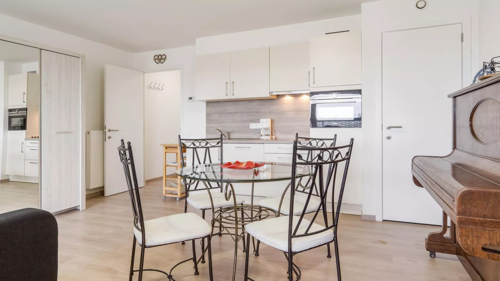 B City Complex - 0209-Woonkamer