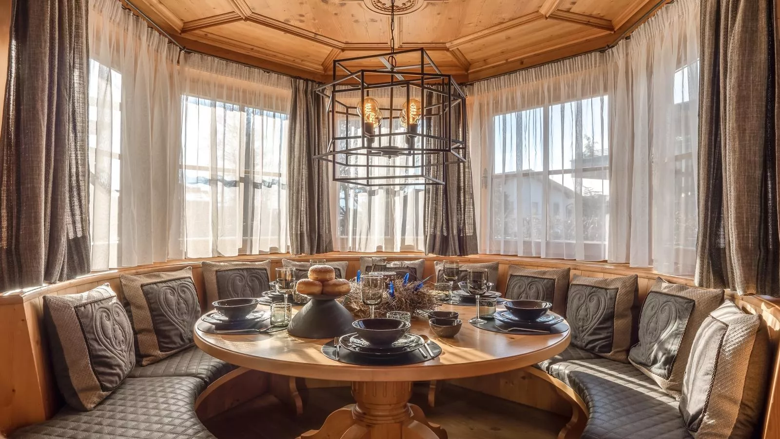 Kitzlodge S-Eetkamer