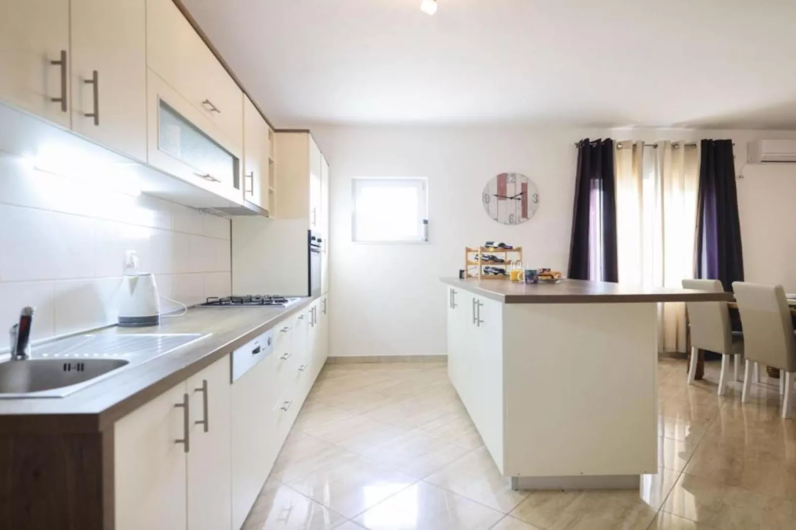 Villa Maja - Three bedroom villa with pool-Keuken