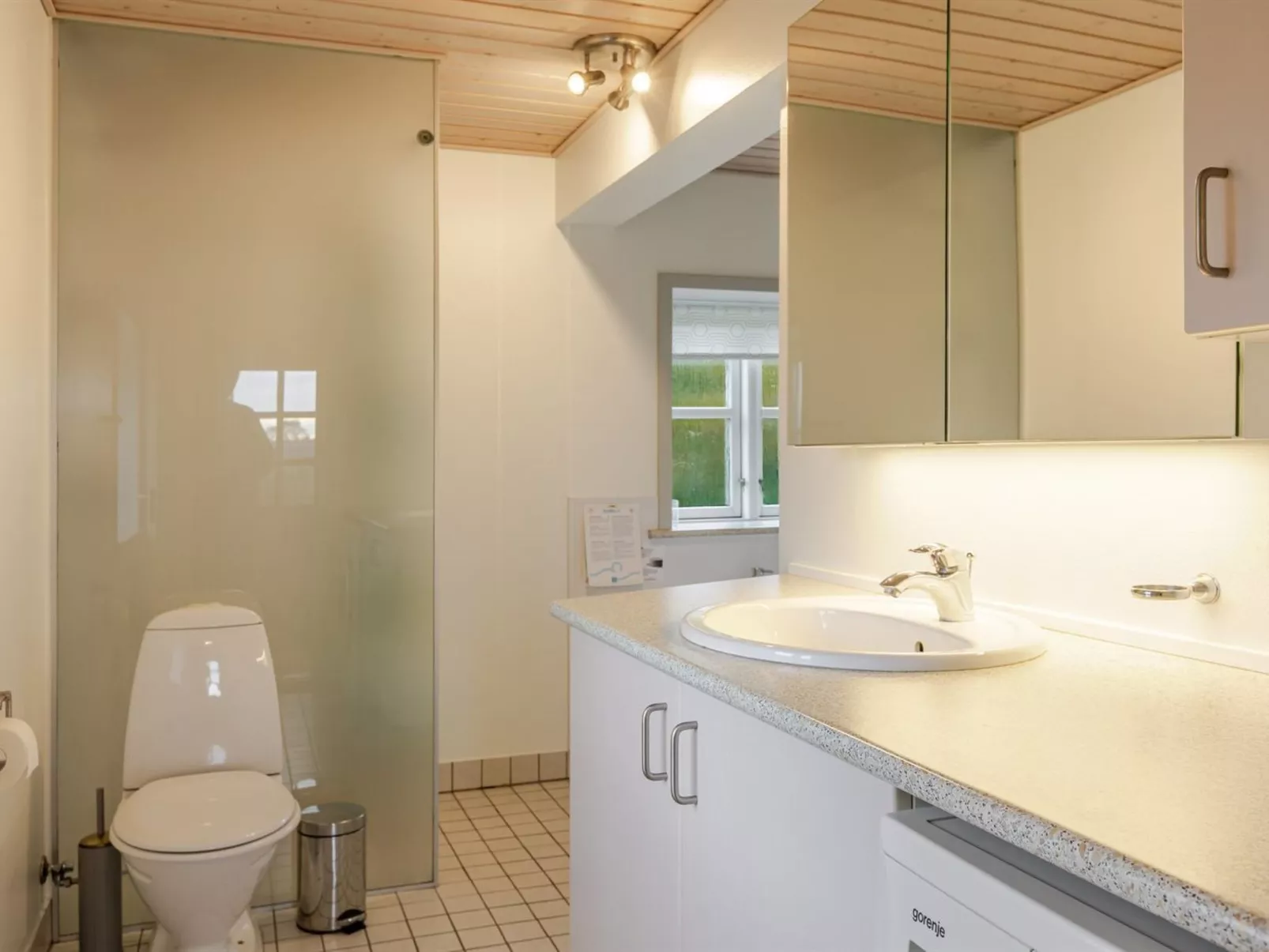 "Arvi" - 100m from the sea-Binnen