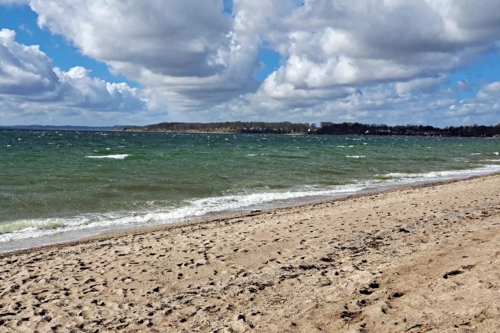 Licht familiehuis bij Kelstrup Strand-Waterzicht