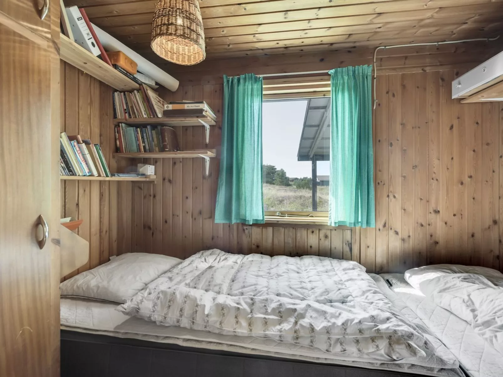 "Vamika" - 400m to the fjord-Binnen