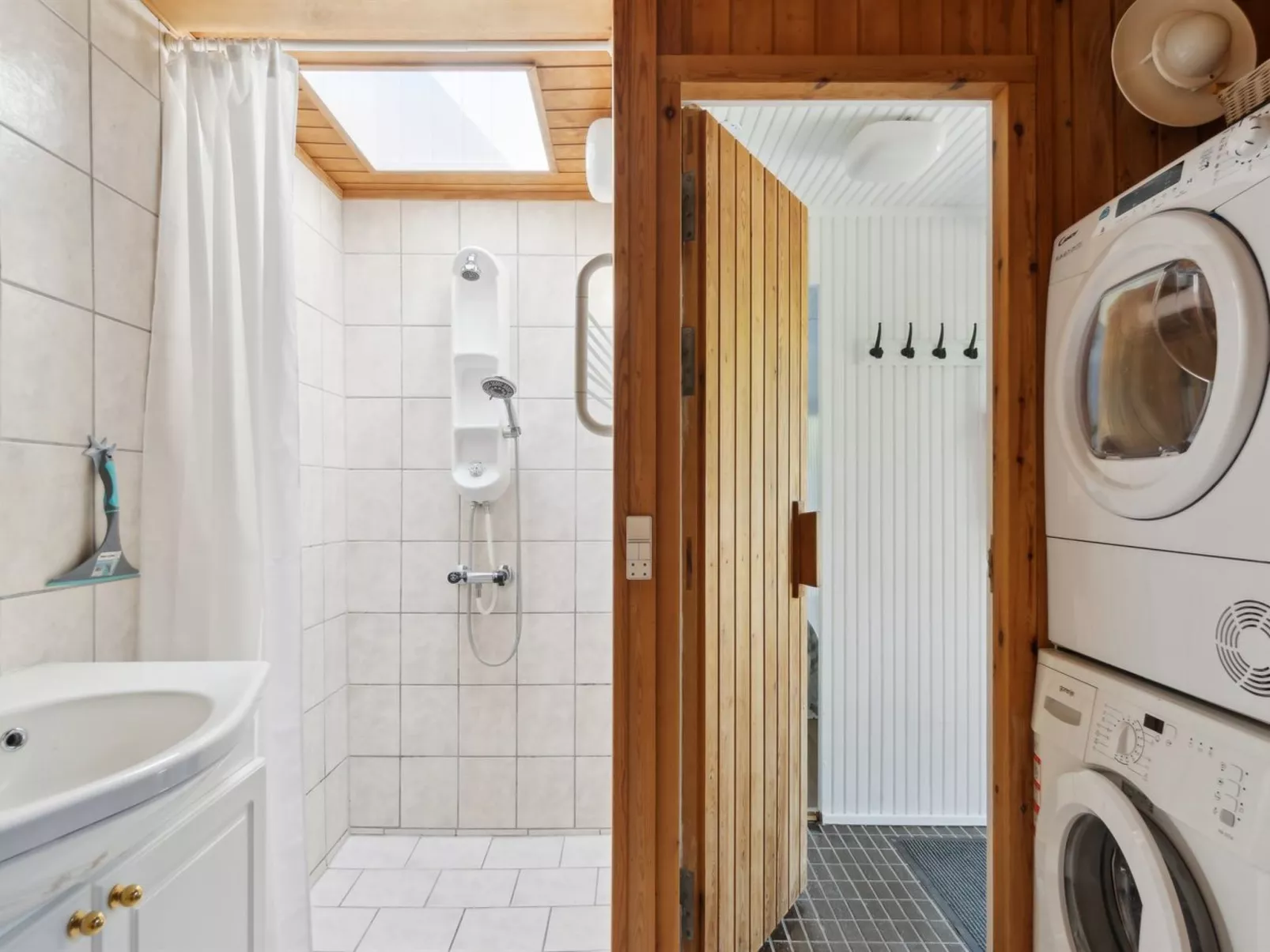 "Anssi" - 300m from the sea-Binnen