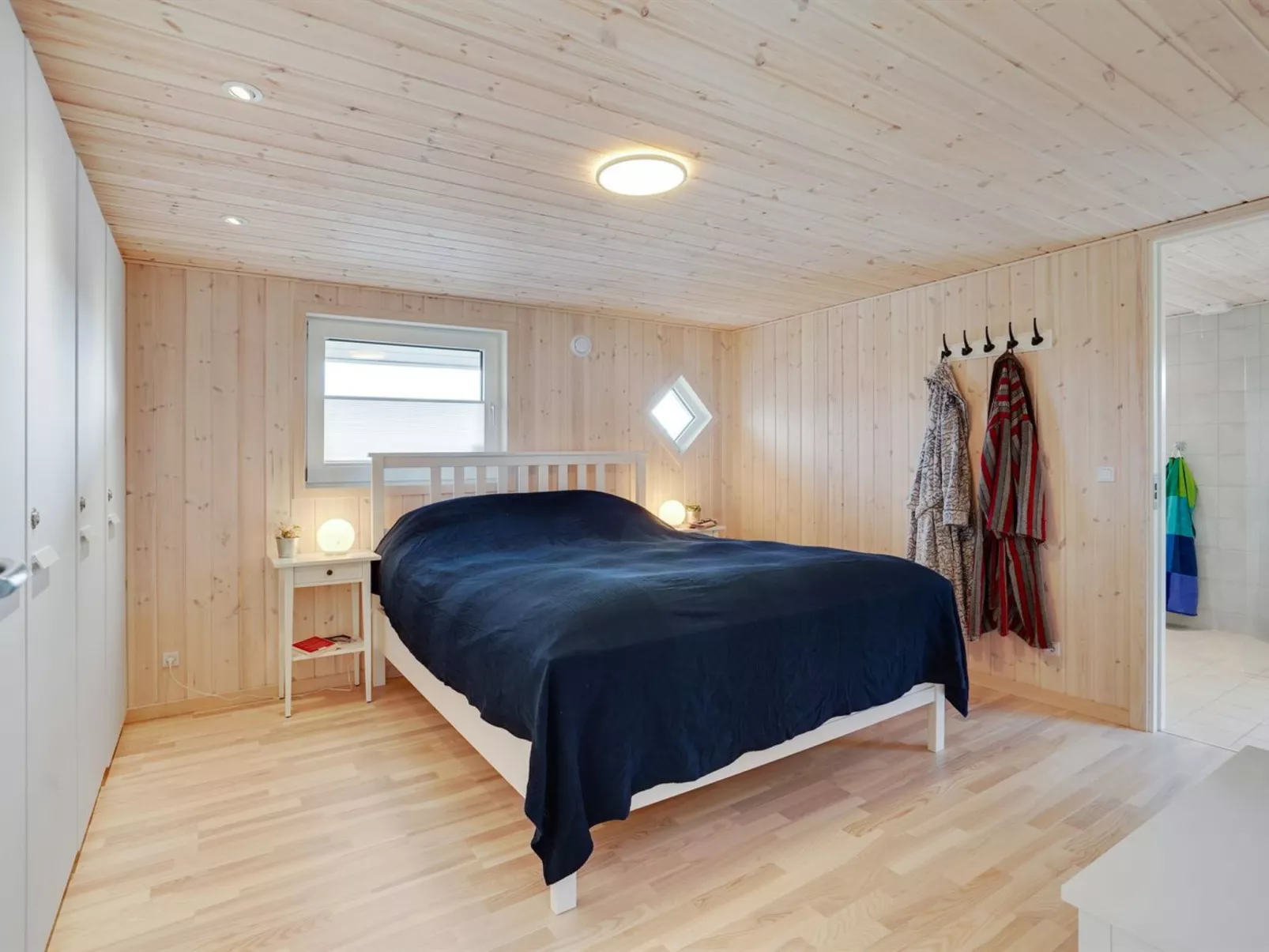 "Henric" - 100m from the sea-Binnen