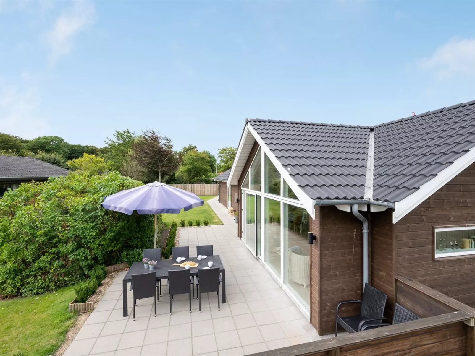 "Regni" - 300m to the fjord-Buiten