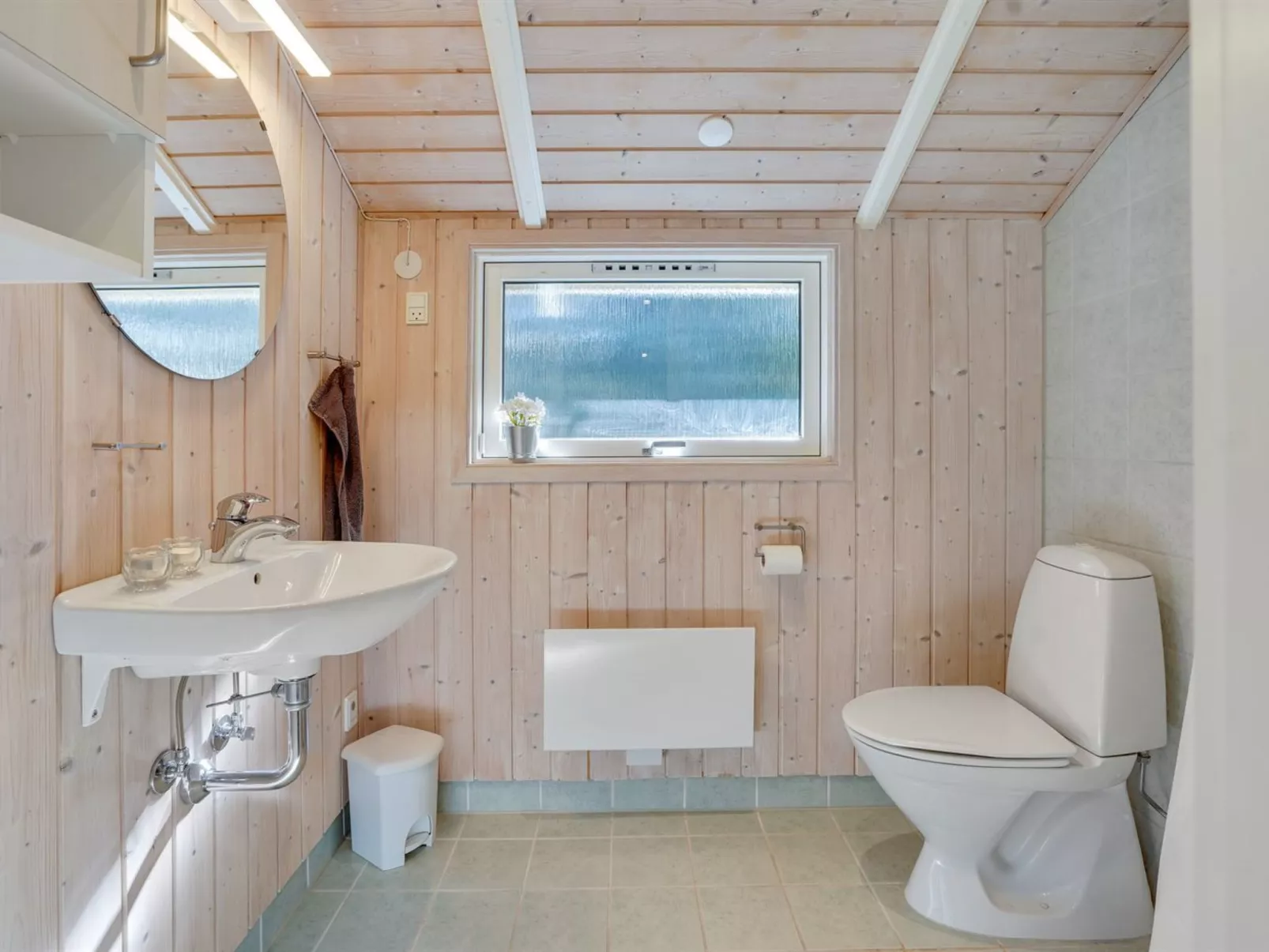 "Saana" - 700m from the sea-Binnen