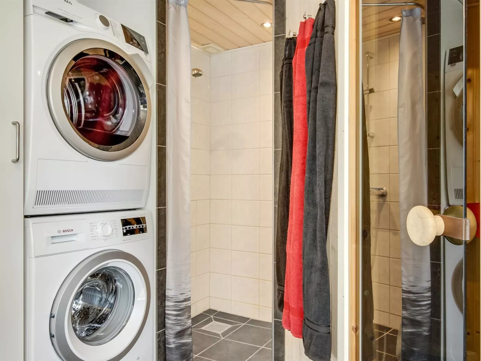 "Anemone" - 700m from the sea-Binnen