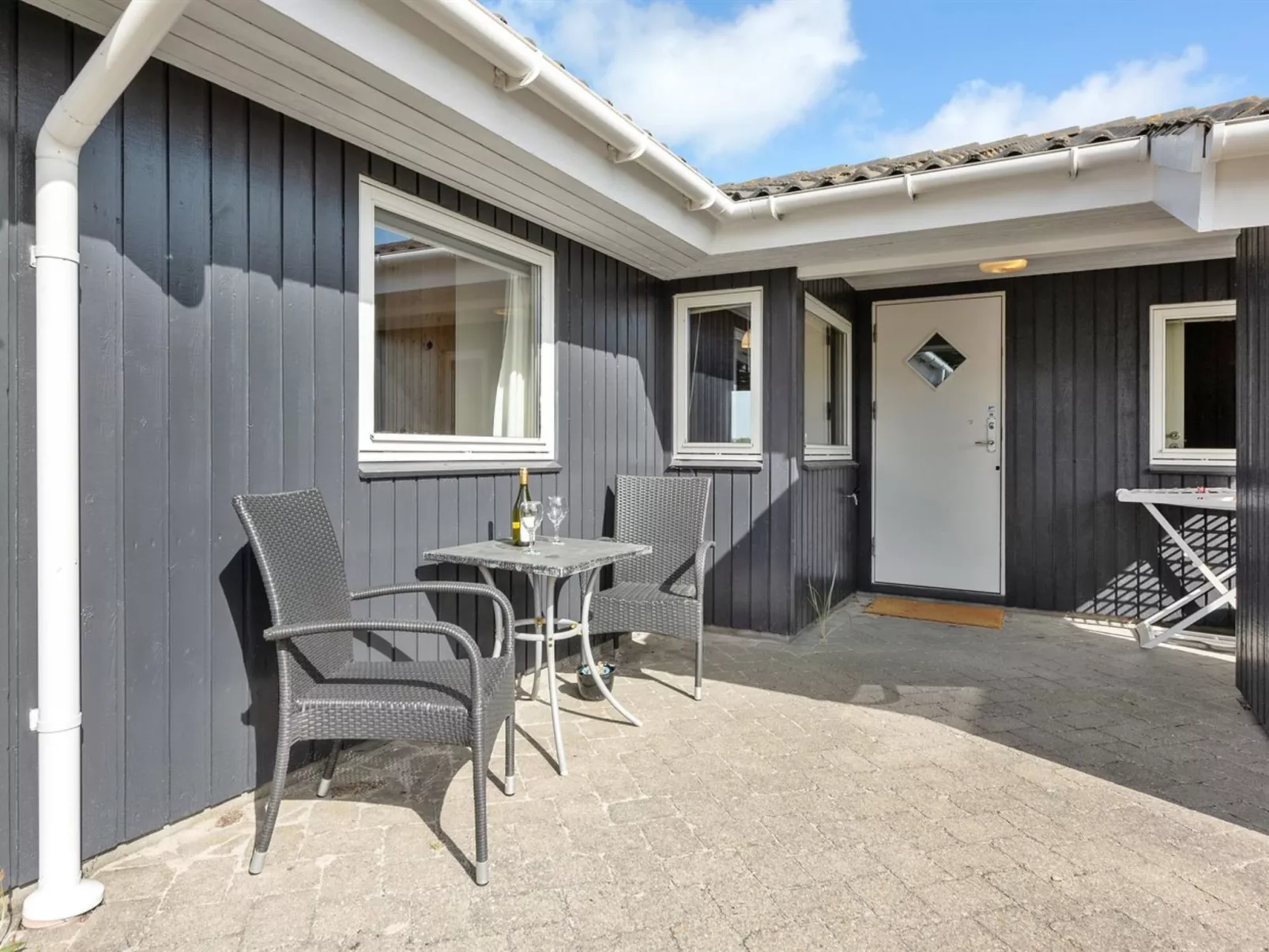 "Electra" - 500m to the fjord-Buiten