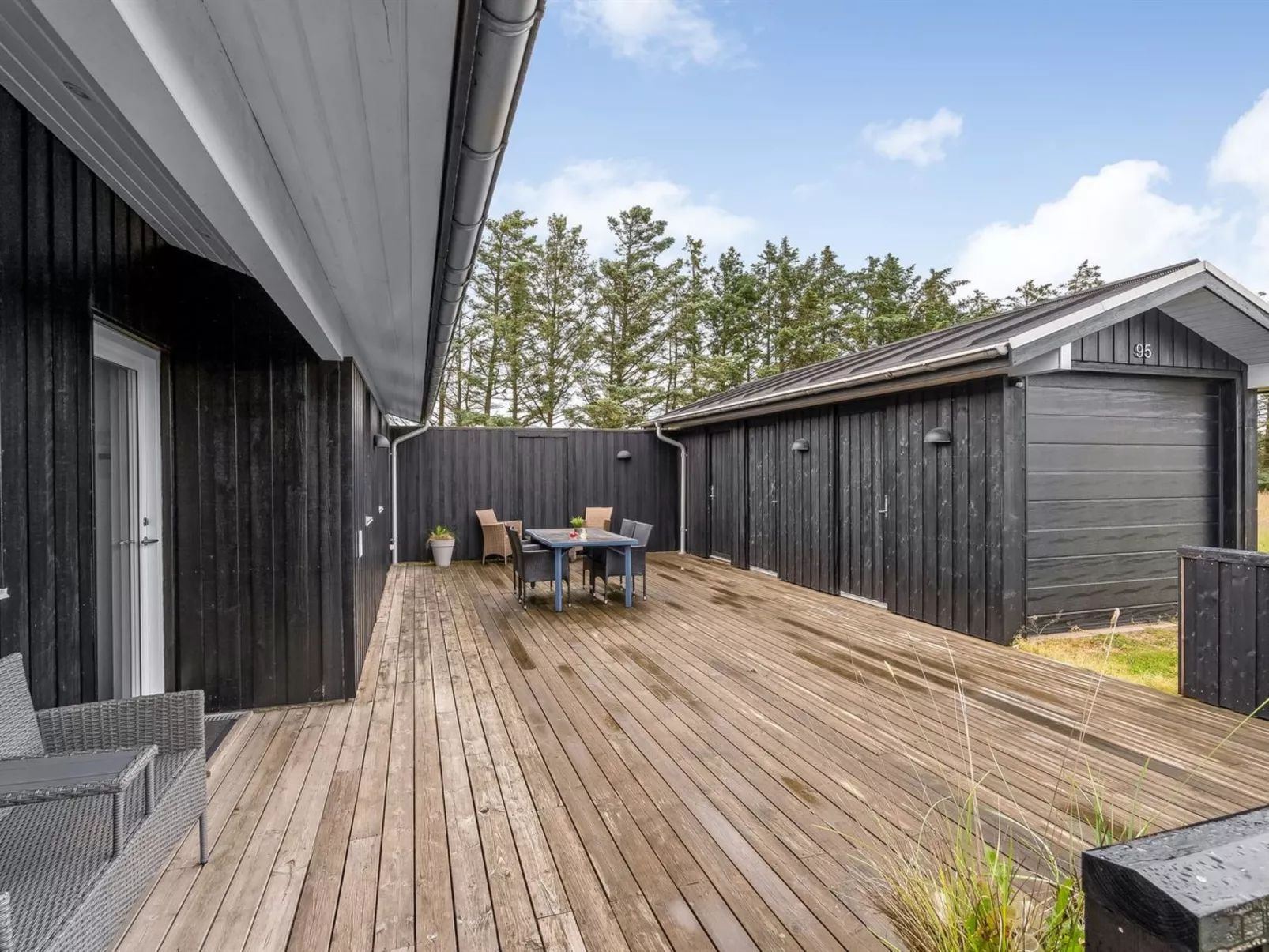 "Meino" - 1.4km from the sea-Buiten