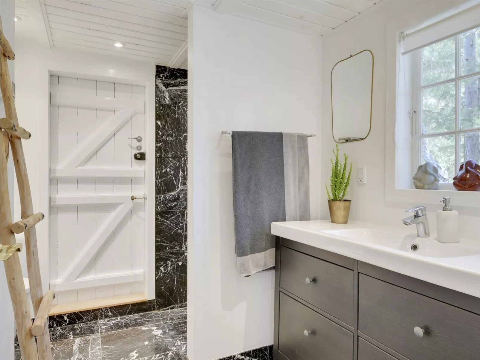 "Venko" - 2.6km from the sea-Binnen